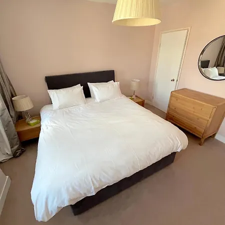 דירה New Royal Mile Spacious Quiet Comfortable Flat With Balcony & Great Views Floor No Lift