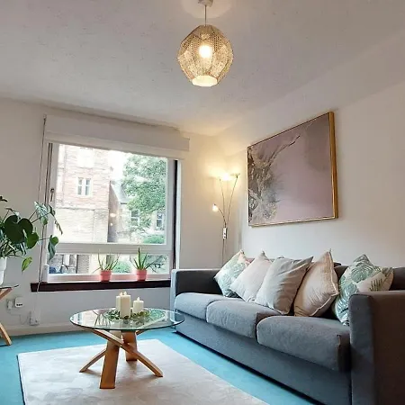 P & N Apartment
