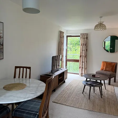 Cosy & 2 Bedrooms