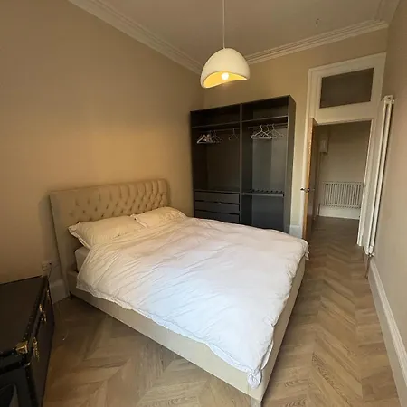 Spacious 2 Bed - Perfect Location شقة إدنبرة