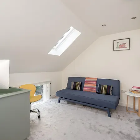 The Stockbridge Photography Studio 3 Bedrooms, 1 Bathroom Διαμέρισμα *
