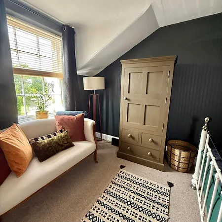 Modern Vintage Bliss Near Calton Hill Lejlighed *
