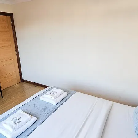 בית נופש Duddingston 9 Bedroom House - *