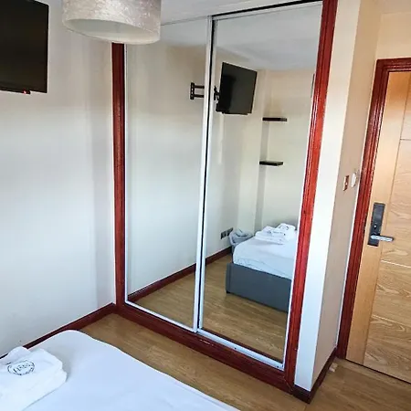 Tatil Evi Duddingston 9 Bedroom House - *