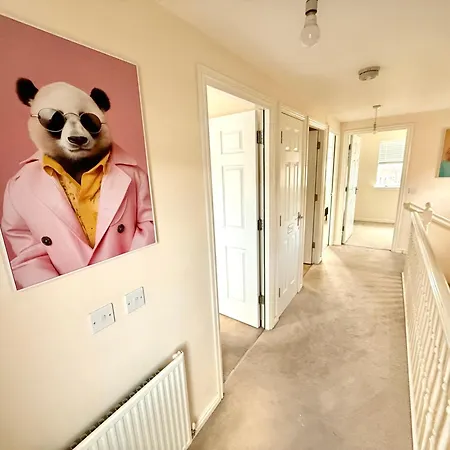 Torwood Townhouse - Free Parking, Superfast Wifi And Contractor Friendly * Edinburgh