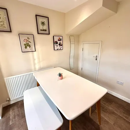 Torwood Townhouse - Superfast Wifi, Contractor Friendly With Free Parking Nyaraló Edinburgh