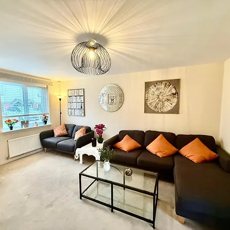 Torwood Townhouse - Superfast Wifi, Contractor Friendly With Free Parking Nyaraló