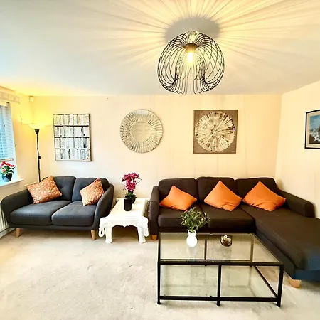 Torwood Townhouse - Superfast Wifi, Contractor Friendly With Free Parking *