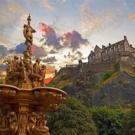 Cosy & Quiet Flat Near Haymarket Station Edinburgh