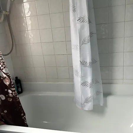 Spacious Close To Tram Capsule hotel *