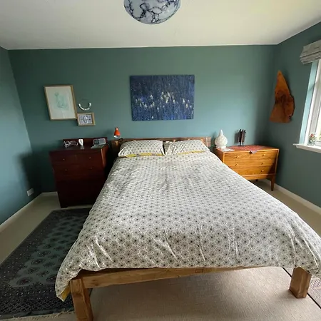 Mid-century Gem Steps From The Edynburg