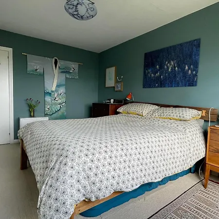Apartament Mid-century Gem Steps From The *