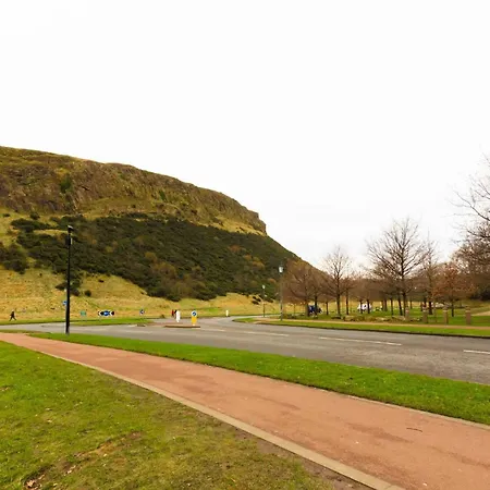 Retreat - Centre 3 Min Walk To Castle Edinburg