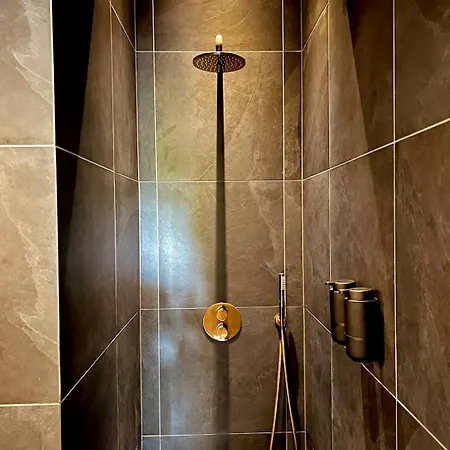 Designer Georgian In New Town *