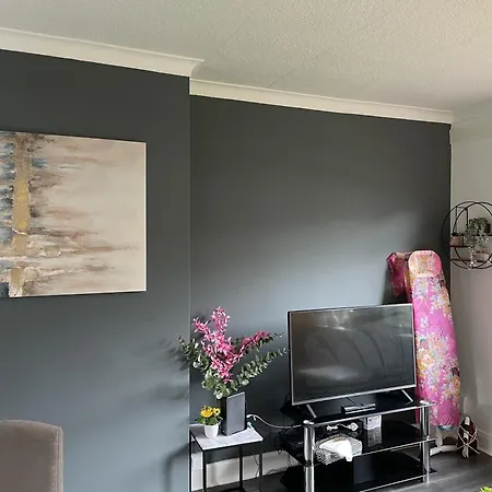 Bright & Cozy In Edinburgh,murrayfield Stadium,airport And Near To Center With Free On Street Parking דירה