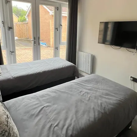 Private 1 Bed - - Sleeps 2 Max