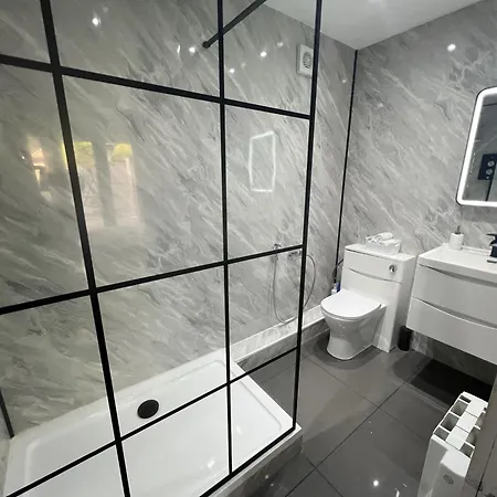 Private 1 Bed - - Sleeps 2 Max Edinburgh