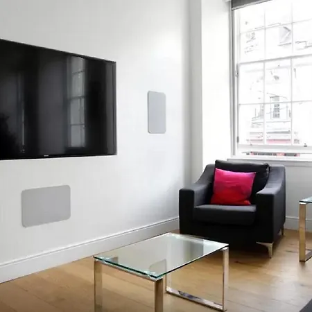 Clamshell Land - Royal Mile Apartment *