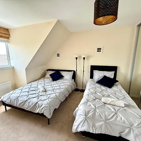 Dom wakacyjny Torwood Townhouse - Superfast Wifi, Contractor Friendly With Free Parking Edynburg