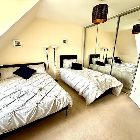 Torwood Townhouse - Superfast Wifi, Contractor Friendly With Free Parking * Edynburg