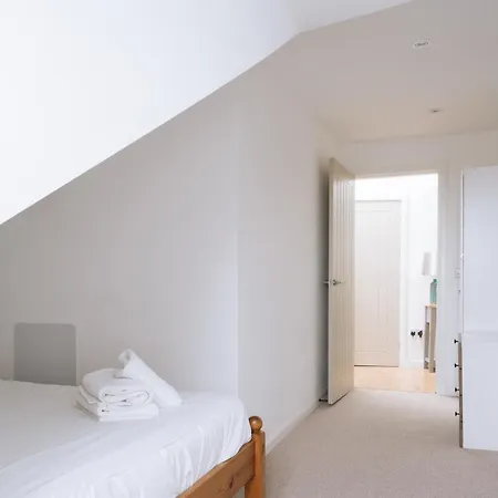 Apartment & Modern 2bd Flat - Edinburgh