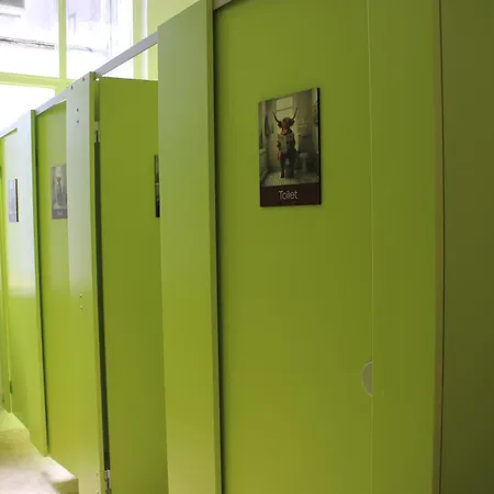 Safestay Cowgate אכסניה *