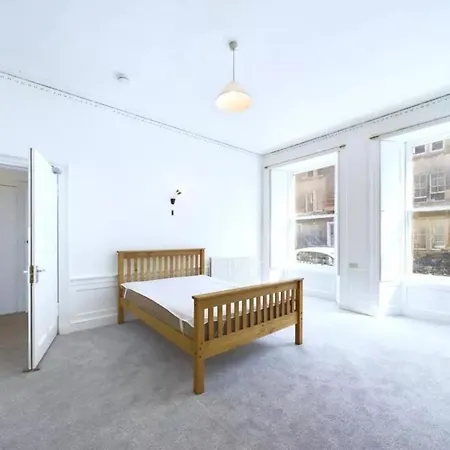 Apartment Montagues Luxury Victorian - Fast Wifi & Edinburgh