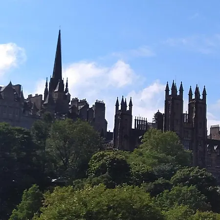 Comfortable With En Edinburgh