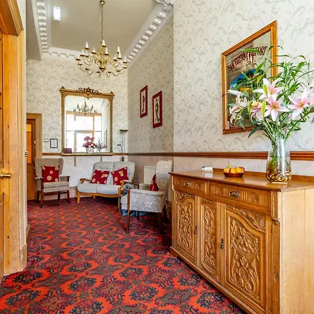 The Gifford Edinburgh