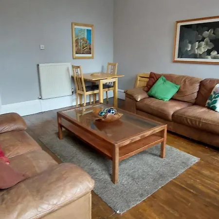Lauriston Place - Spacious 2 Bedroom شقة