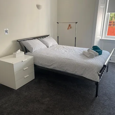 Entire Victorian House 2br - 4 Guests Apartment