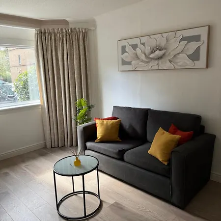 2 Bedroom On Ground Floor In דירה