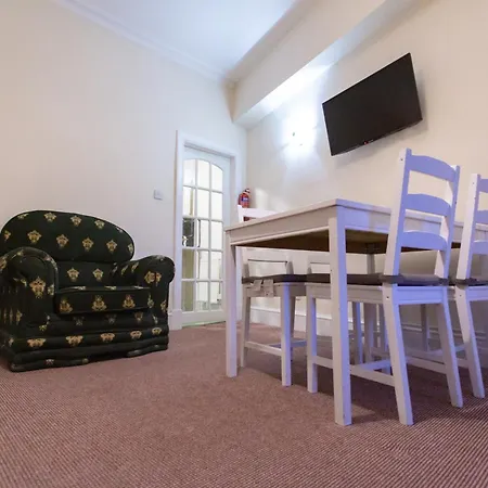 Central Edinburgh Apartment By The Castle אדינבורו