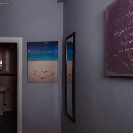 Central Edinburgh Apartment By The Castle Эдинбург