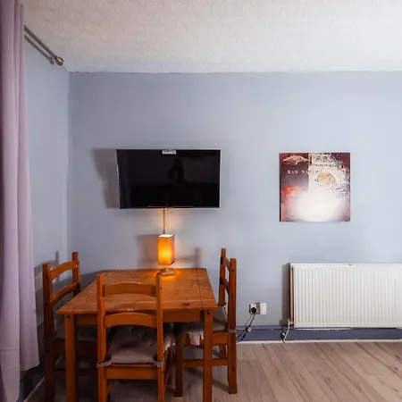 Central Edinburgh Apartment By The Castle דירה אדינבורו
