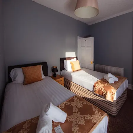 Central Edinburgh Apartment By The Castle *