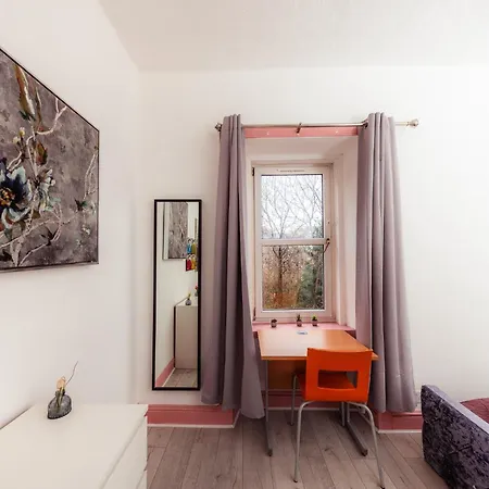 Апартаменты Central Edinburgh Apartment By The Castle