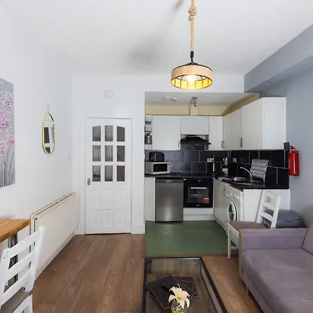 Central Edinburgh Apartment By The Castle Апартаменты *