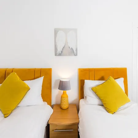 Central Edinburgh Apartment By The Castle אדינבורו