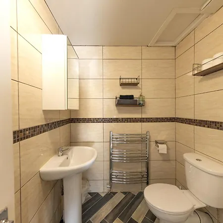 Central Edinburgh Apartment By The Castle * Эдинбург