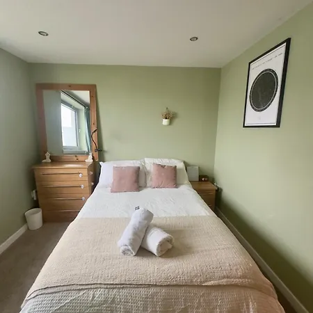 Апартаменты Ocean View Flat With Cozy Vibes