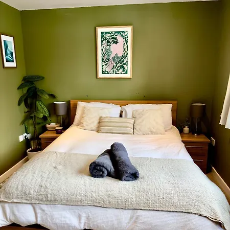 Ocean View Flat With Cozy Vibes Апартаменты *