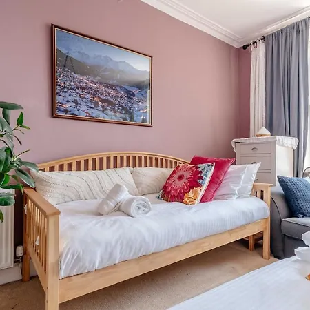 Coastal 1 Bed Steps To Free Park Apartment