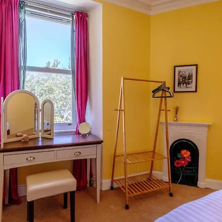 Coastal 1 Bed Steps To Free Park Edinburgh