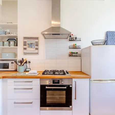Apartment Coastal 1 Bed Steps To Free Park *
