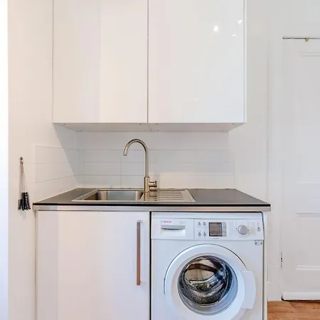 Coastal 1 Bed Steps To Free Park Apartment *
