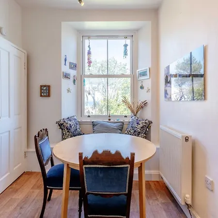 Coastal 1 Bed Steps To Free Park Apartment *