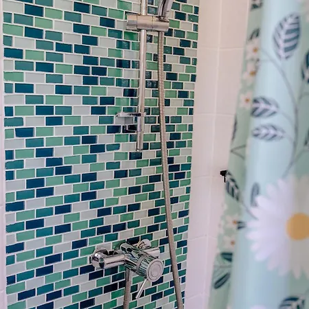 Coastal 1 Bed Steps To Free Park Apartment Edinburgh