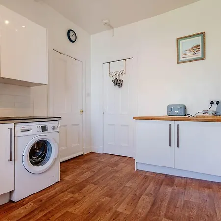 Apartment Coastal 1 Bed Steps To Free Park