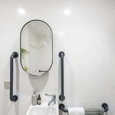 Modern With Kitchen & Ensuite In Appartement Édimbourg